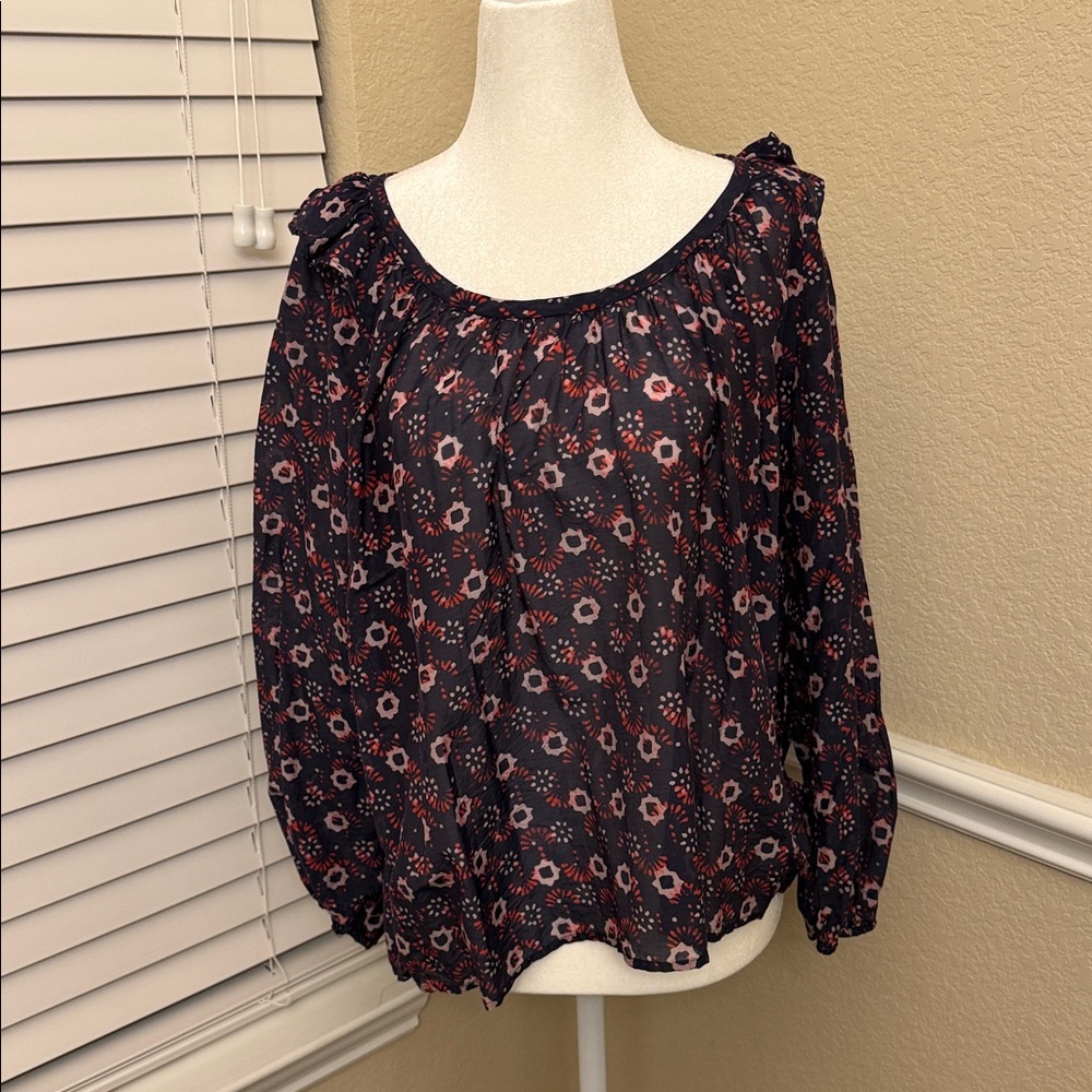 XiRENA Shirt Small Women's Purple Blue Red Lightweight Top Floral Size Small